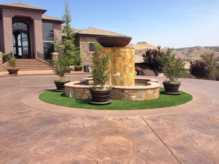 Green Lawn Oljato-Monument Valley, Arizona, Front Yard Design